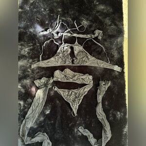 4-Piece Black Sheer Lace Lingerie Set – Sexy & Sultry Look!